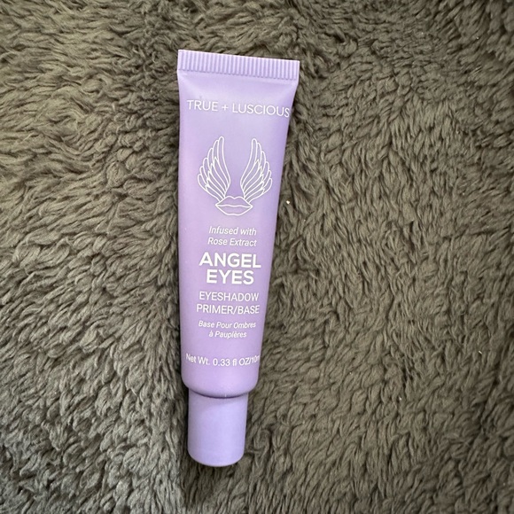 Eyeshadow primer - Picture 2 of 3